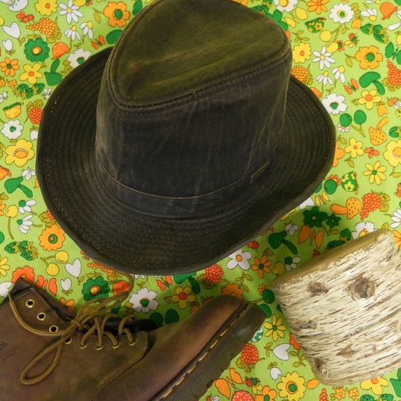 indiana jones hat disney